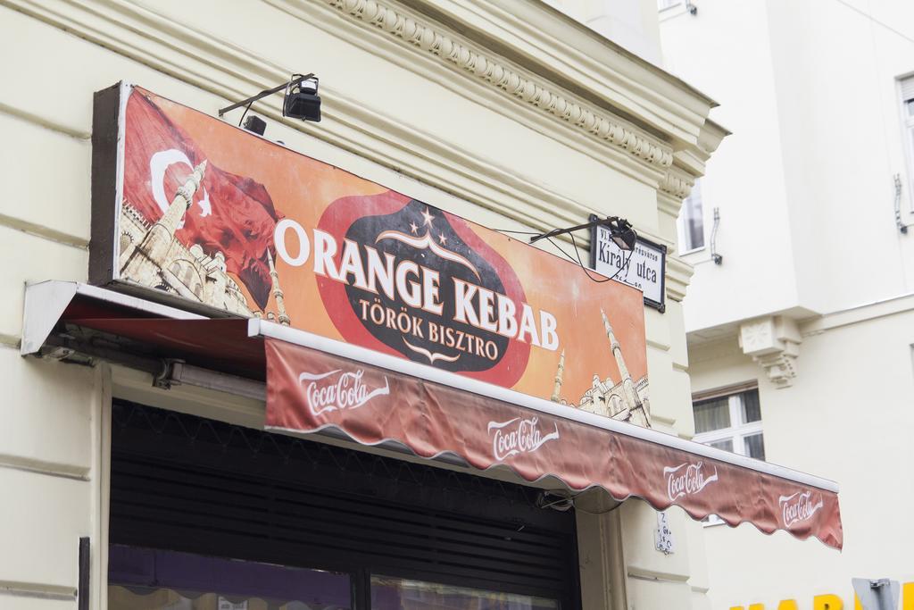 Ava'S Champagne Studio City Center-Andrash Street King Street — Photos 2
